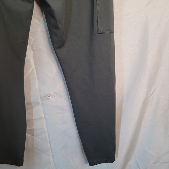Versatile Avia Green Cargo Pants for Women size medium - Picture 9 of 9